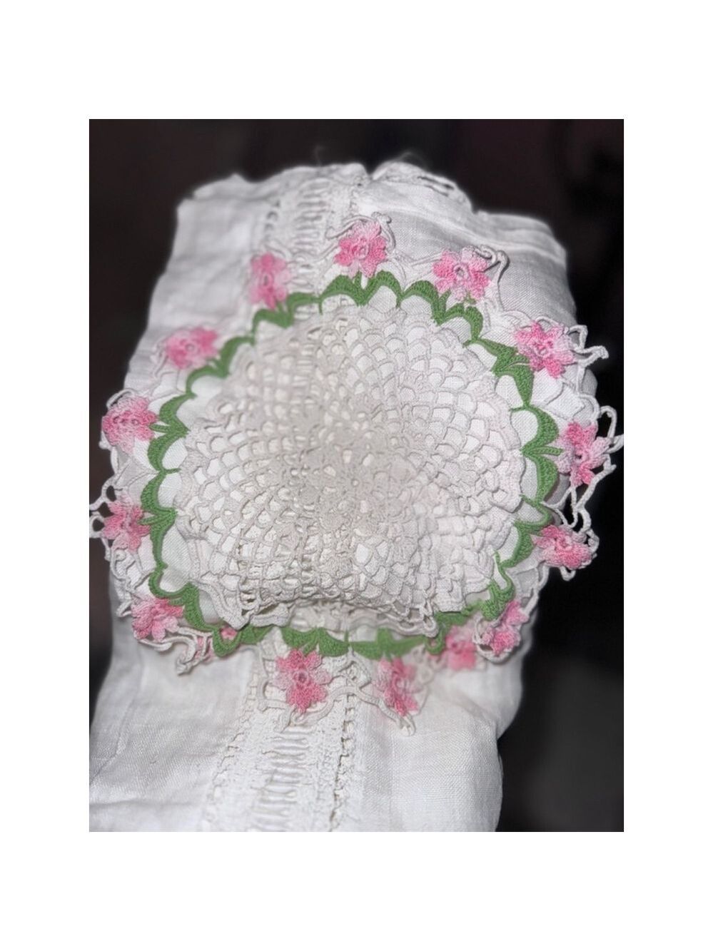 Vintage dollies, eight piece, different sizes, dainty pink old lace - Picture 5 of 13